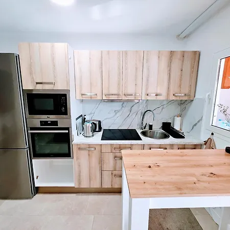 Demelza Apartment *